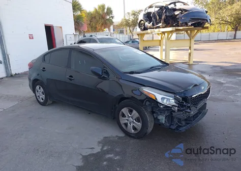 2017 Kia Forte Lx z USA, uszkodzony, nr VIN 3KPFK4A7XHE010089